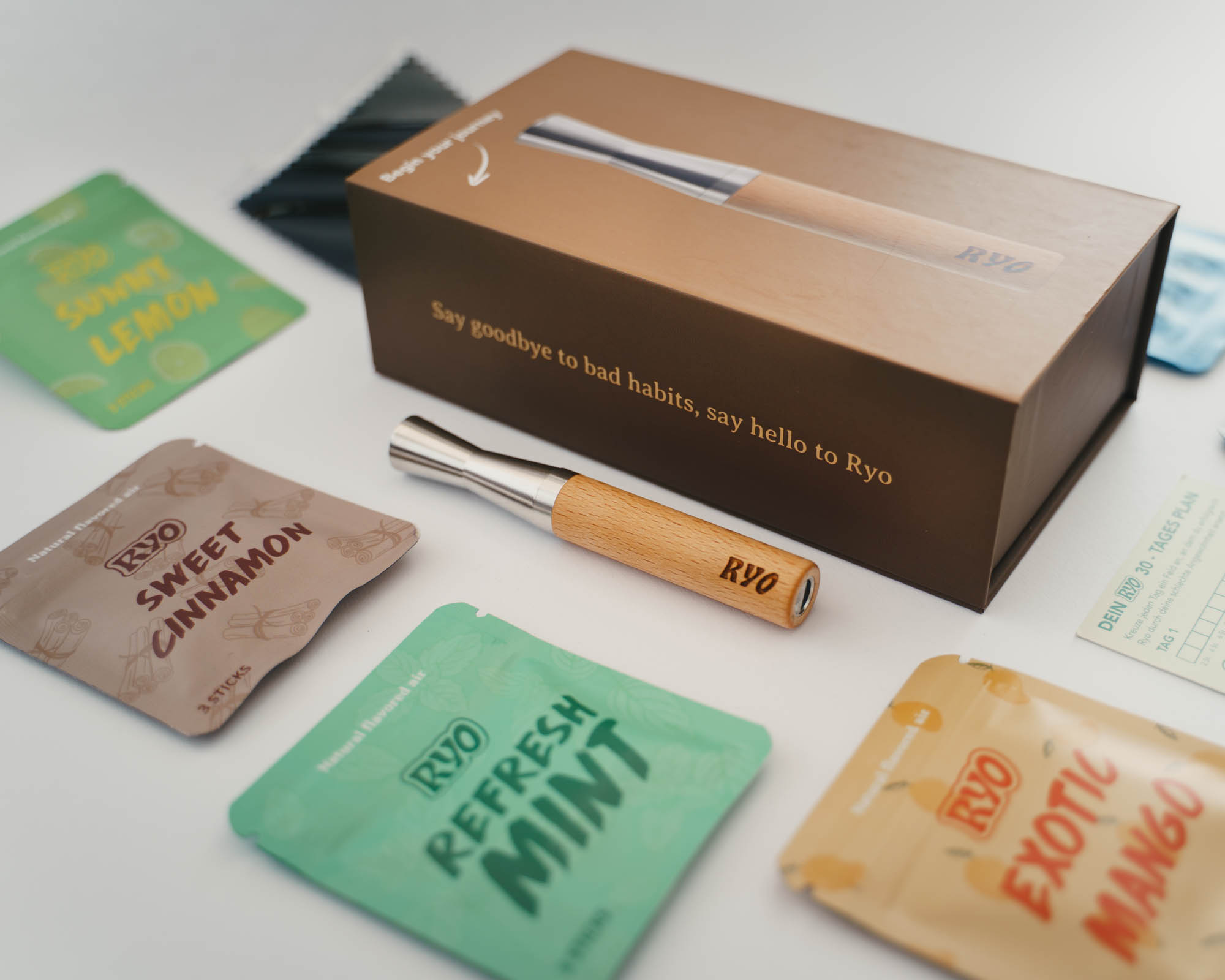 FlatLay vom RYO Rauchentwöhnungsprodukt