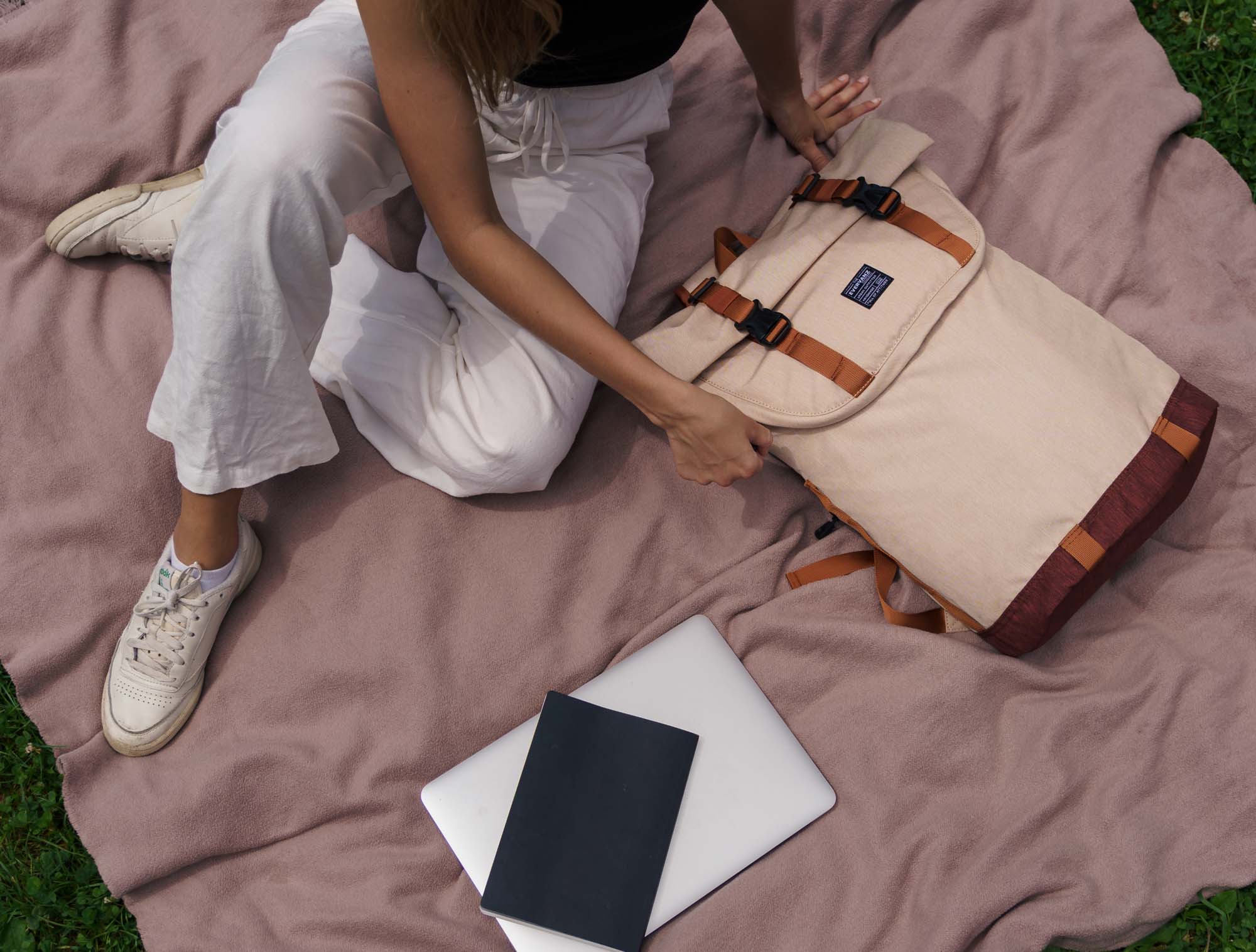 Rcuksack in Parkambiente